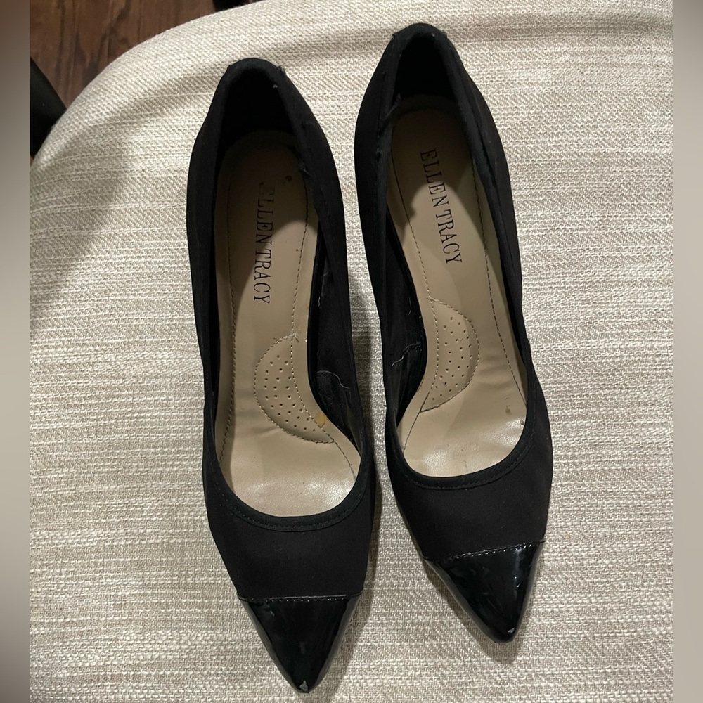 Ellen Tracy vintage Black Heels with glossy pointed toe